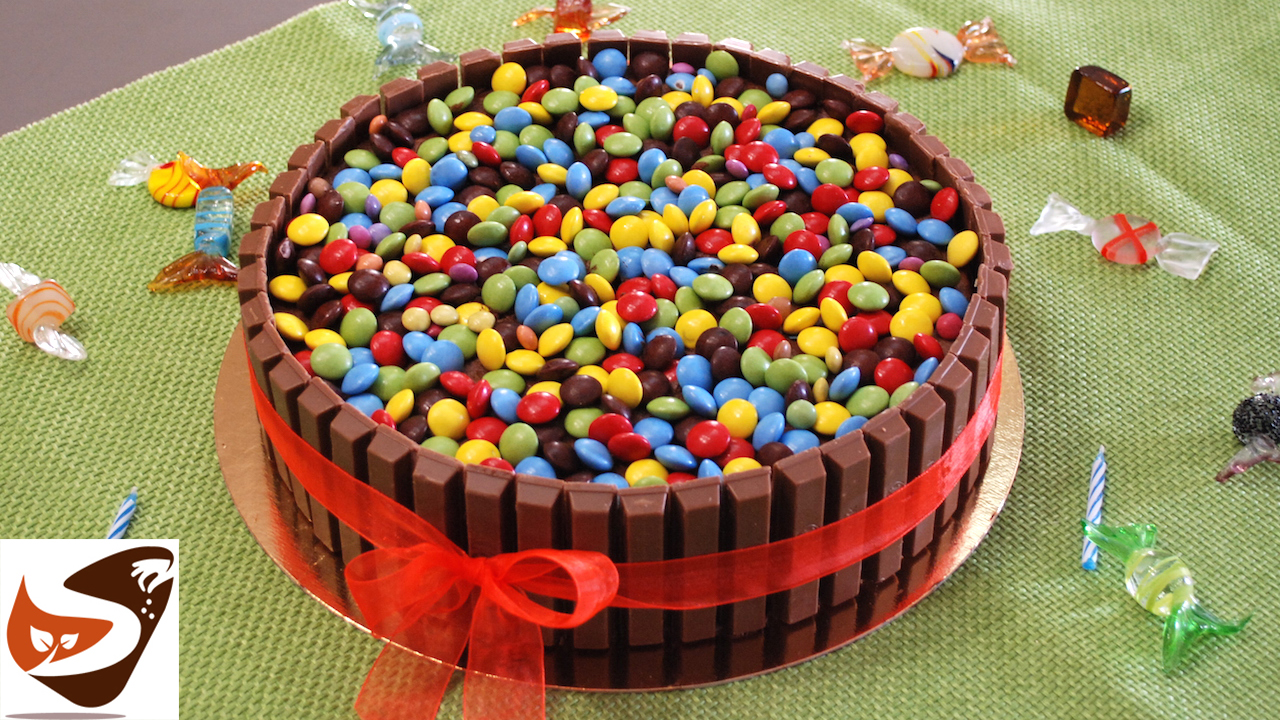 Torta Di Compleanno Al Cioccolato Torta Per Bambini Con Kit Kat E Smarties M M Speziata